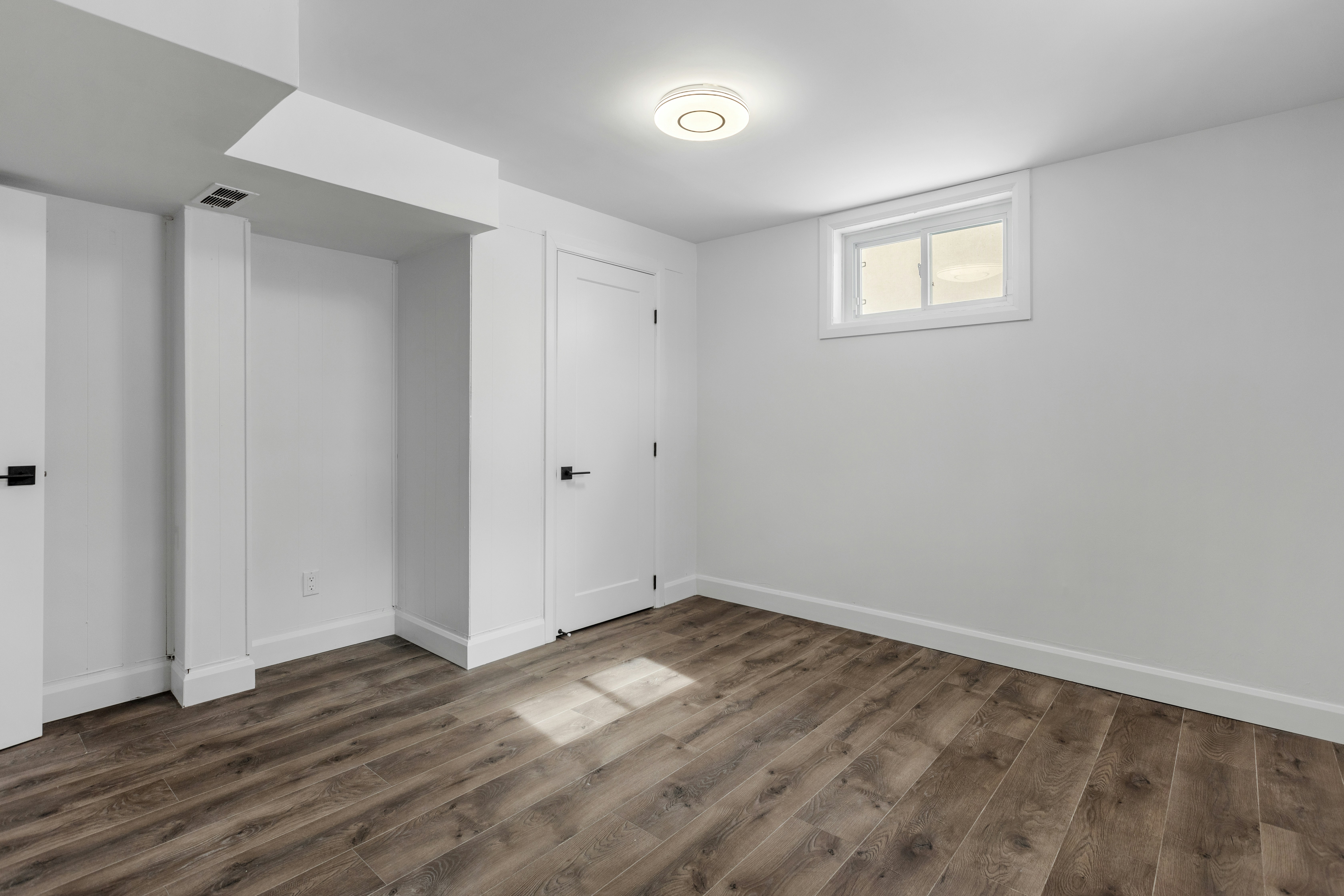 Commercial renovation services - Office and retail space construction